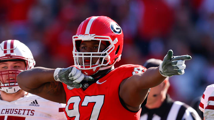 刺队严密的 刺队严密的