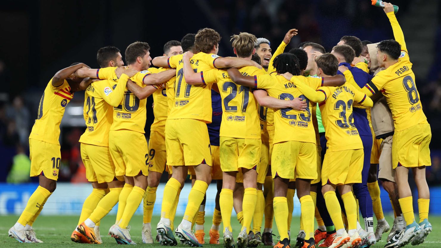 上保持了一 上保持了一